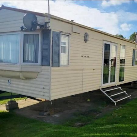 2 Bedroom Caravan With Sea Views Eastchurch Buitenkant foto