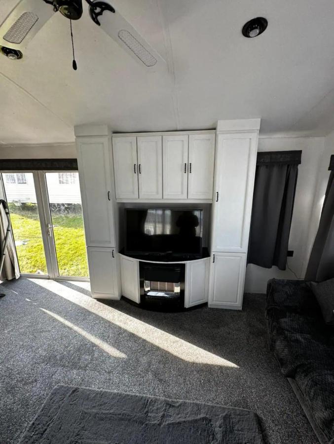 2 Bedroom Caravan With Sea Views Eastchurch Buitenkant foto